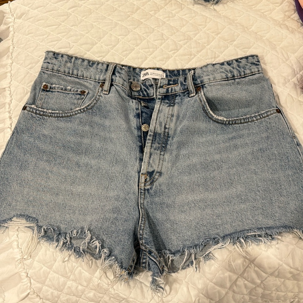 Never worn Zara jean shorts